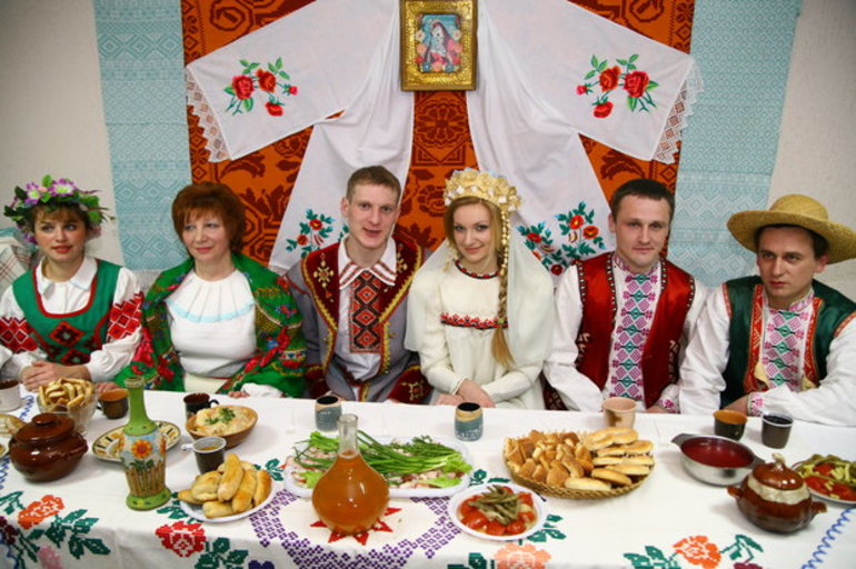 Wedding decoration in Russian style