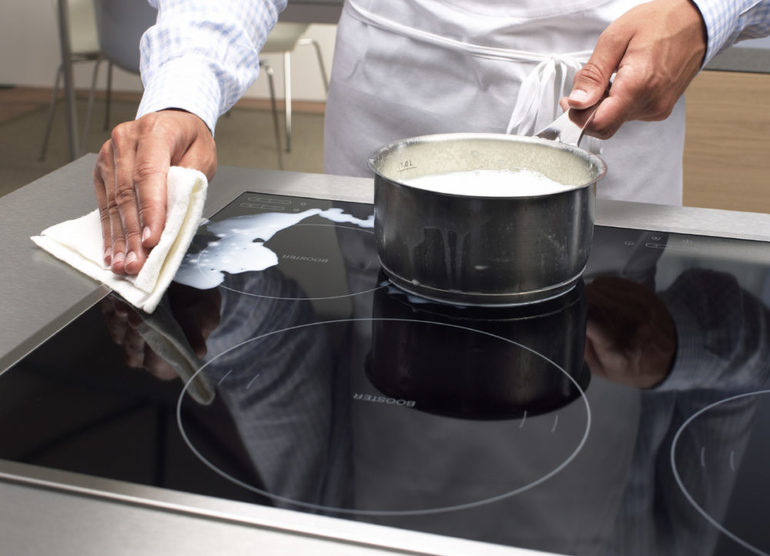 How to wash a ceramic plate