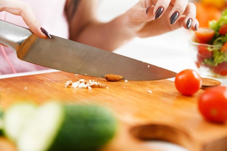 Solid cutting board